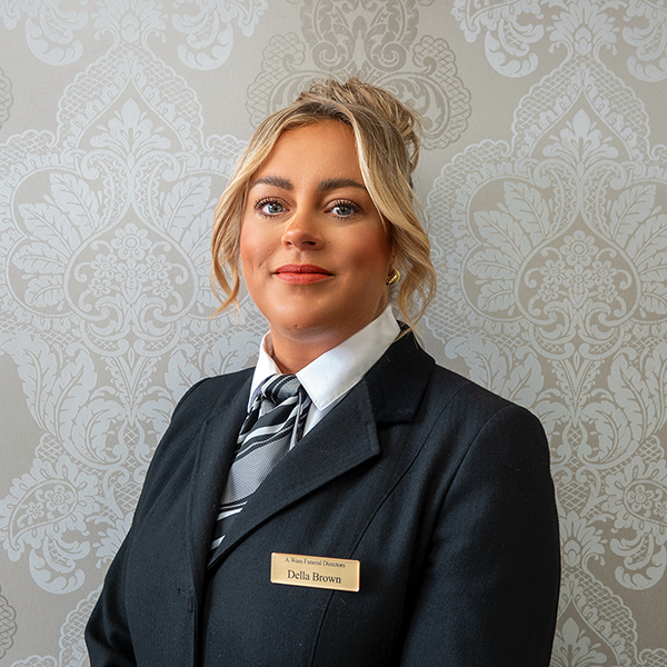 Della Brown – Office Manager