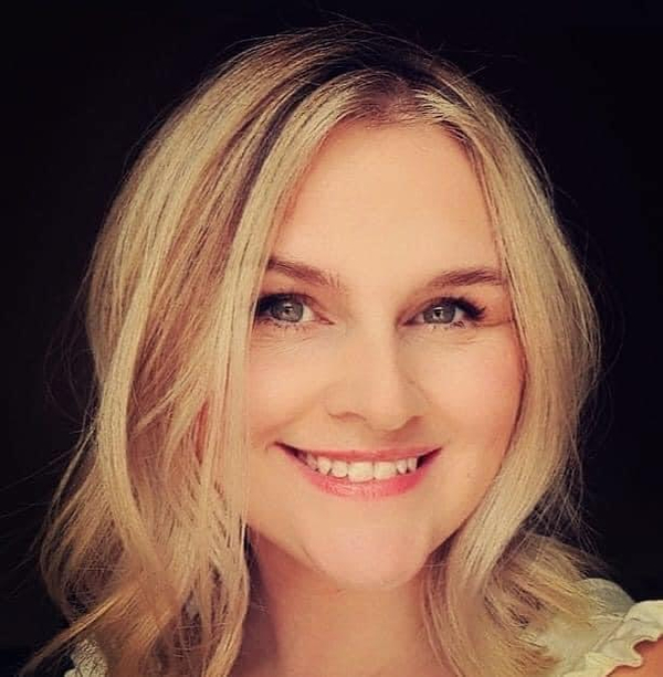 Katrina Louise Taylor ( Kat )